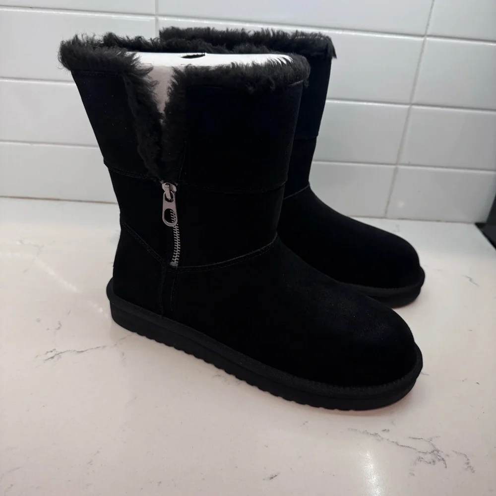 New Koolaburra by UGG Aribel short black suede boot womens size 8 zip side